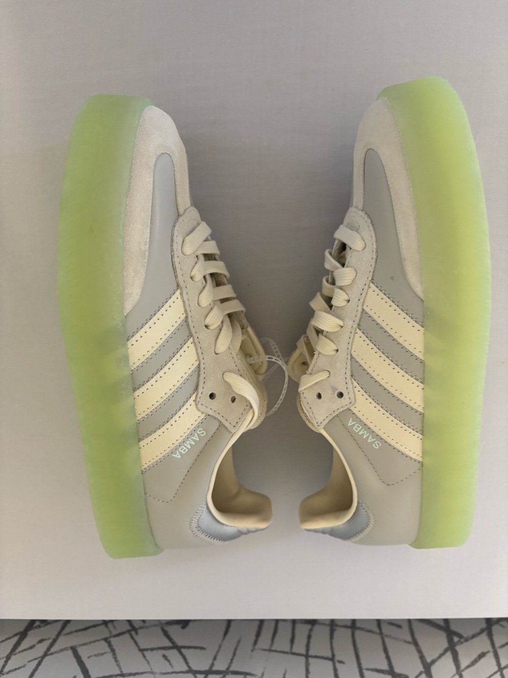Adidas Samba shoes in the "Grey One/Crew White/Clear Mint" - Picture 12 of 14